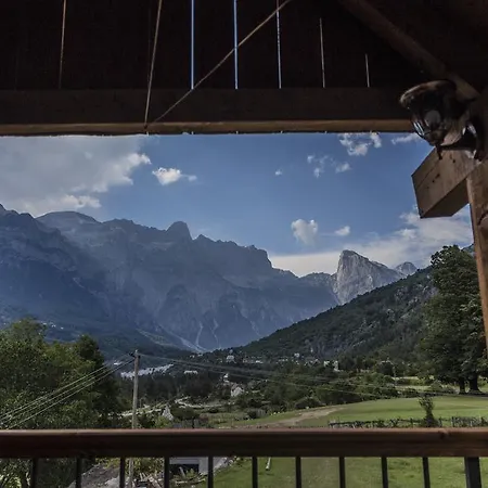 Bujtina Polia * Theth