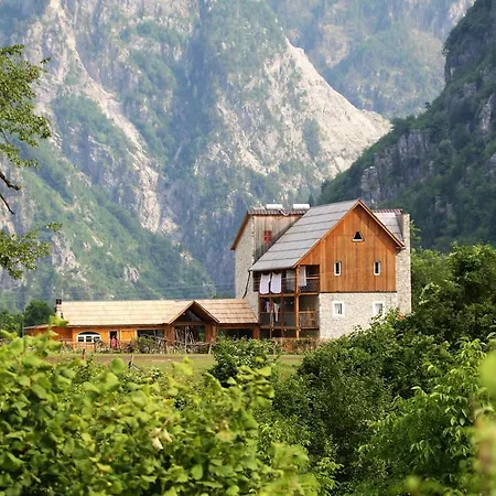 Bujtina Polia * Theth