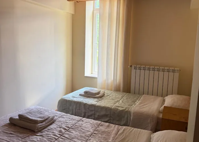 农家乐 Bujtina Polia