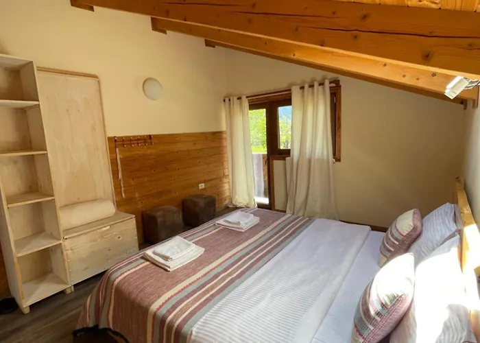 Bujtina Polia 农家乐 泰斯