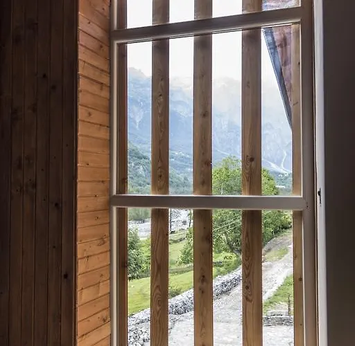 农家乐 Bujtina Polia 泰斯