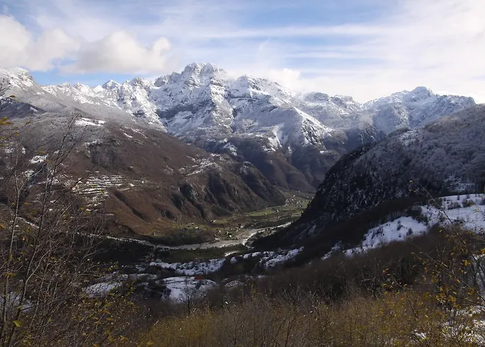 农家乐 Bujtina Polia 泰斯