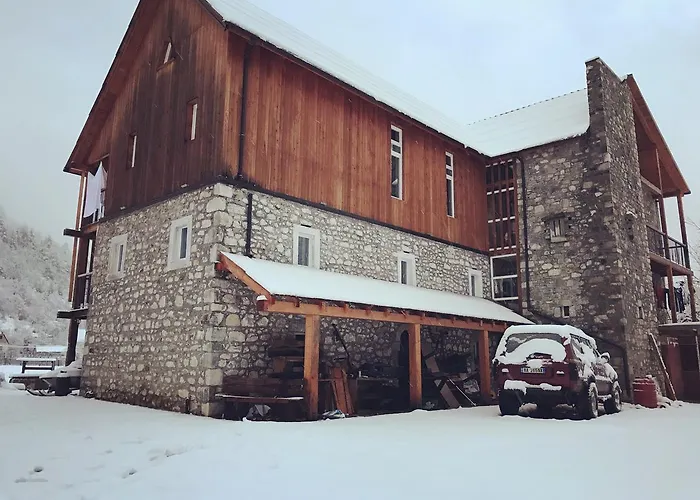 农家乐 Bujtina Polia