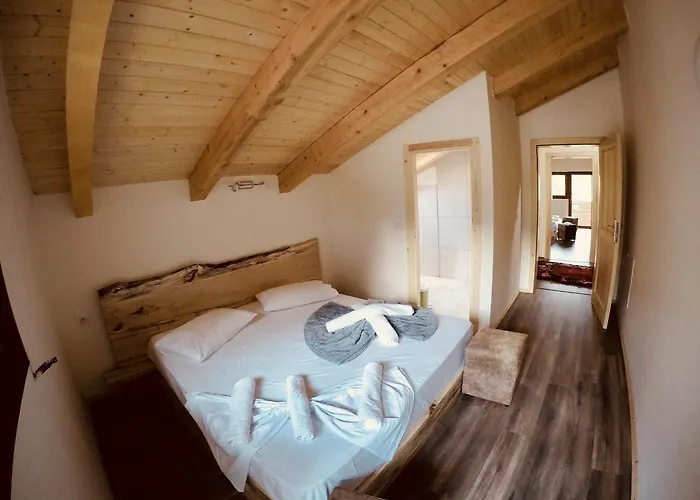 Bujtina Polia 农家乐 泰斯