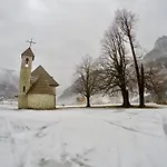 Bujtina Polia