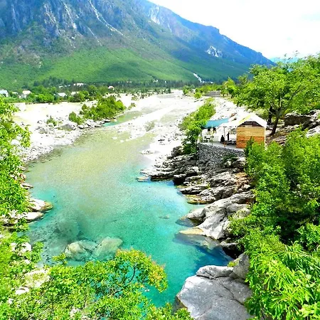 Bujtina Polia *