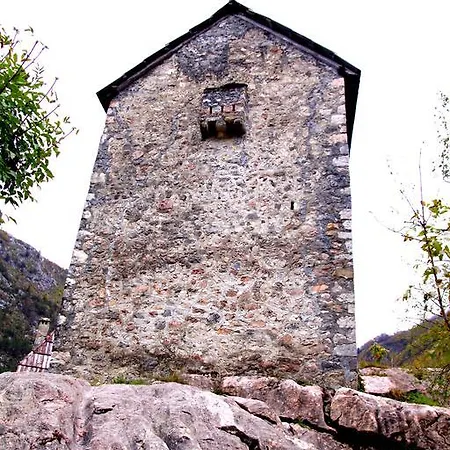 Bujtina Polia * Theth