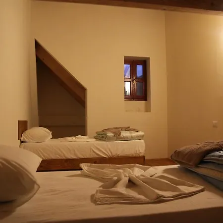Bujtina Polia Farm stay Theth