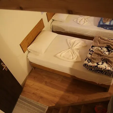 Bujtina Polia Alloggio per agriturismo Theth