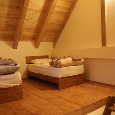 Farm stay Bujtina Polia *
