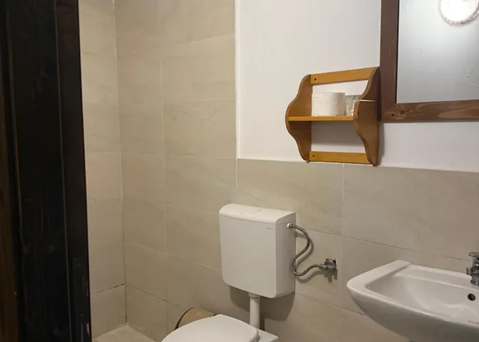 Bujtina Polia