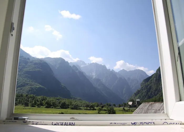Bujtina Polia ファームステイ *